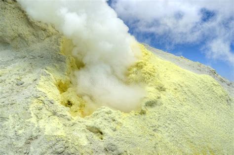 Sulfur Dioxide Volcanic Gas Eruption On Damavand Stock Image Image Of