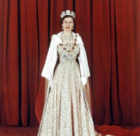 Elizabeth Ii Vor 65 Jahren Gekrönt Welt