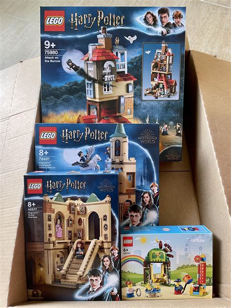 today s delivery—got the grand staircase gwp but not the build your own hogwarts castle lego