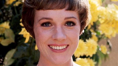Inside Julie Andrews Tragic And Tumultuous Childhood
