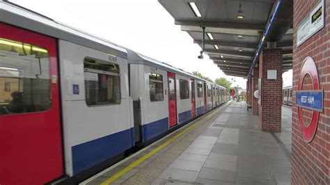 Hd An Upminster Bound D78 Stock District Line Train Departs West Ham