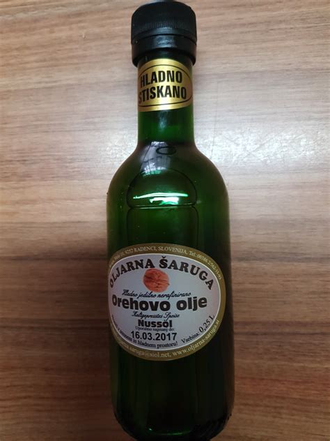 Orehovo olje, HLADNO stiskano, 0,25 L - Oljarna Šaruga