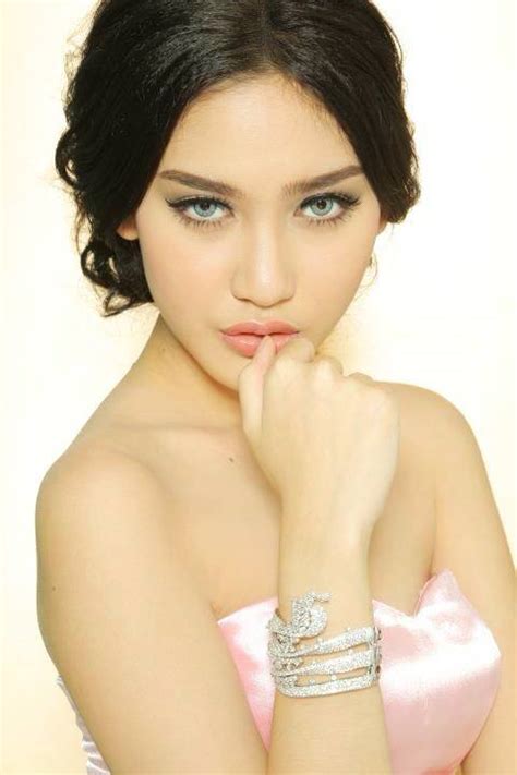 Patricia Su Sha Naing Myanmar Model Photos Videos Fashion Myanmar