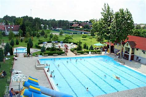 Zivatar környezetében átmenetileg erős vagy viharos széllökések is előfordulhatnak. Kunszentmiklósi Strandfürdő | Kunszentmiklós strand ...
