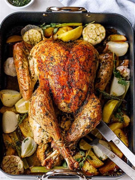 juicy and tender roast turkey recipe roasted turkey recipe — eatwell101