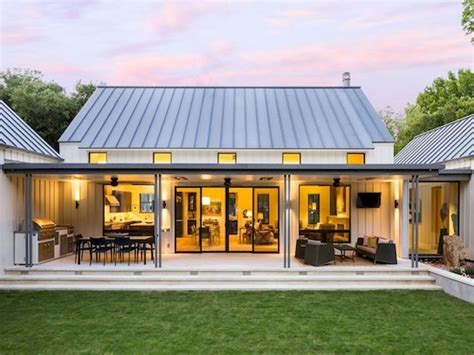90 Incredible Modern Farmhouse Exterior Design Ideas 73