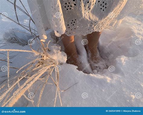 Walking Barefoot In The Snow Women S Feet Hardening In The Cold