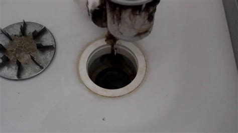 Die folgenden tipps und tricks sollen dabei helfen, einen abfluss ökologisch unbedenklich sowie mit wenig aufwand zu reinigen. Badewanne Siphon Reinigen