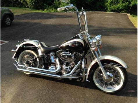 Authentic heritage and custom soul meet modern edge and technology, for a ride unlike anything you've felt before. 2011 Harley-Davidson Softail DELUXE Custom for Sale in ...