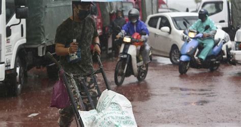 Banjir kilat in english banjir kilat di malaysia banjir kilat terkini banjir kilat karangan banjir kilat di kl banjir kilat di shah alam banjir. Pasar Payang dilanda banjir kilat | Kool FM