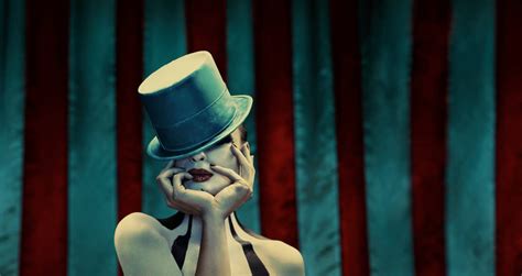american horror story freak show first footage and opening credits revealed