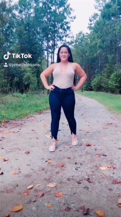 teen mom jenelle evans goes braless as she twerks in new tik tok