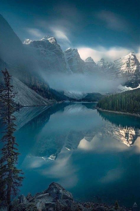 Moraine Lake And The Valley Of Ten Peaks Ab Canada Campinglocation