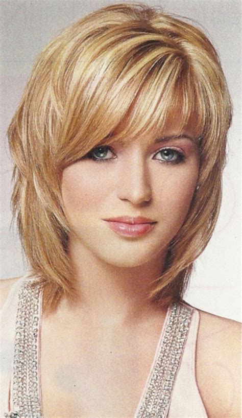 If you're more of a '90s gal, a.k.a. 2020 Popular Shoulder Length Shaggy Hairstyles
