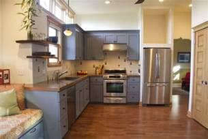 A proper layout of the equipments in the kitchen is very essential to ensure preparation of quality food in less time. Kitchen Designs Layouts - Kitchen Layout | Kitchen Designs