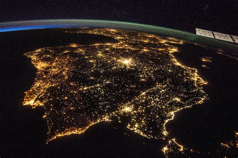 Esa Astronauts And Citizens Team Up Against Light Pollution