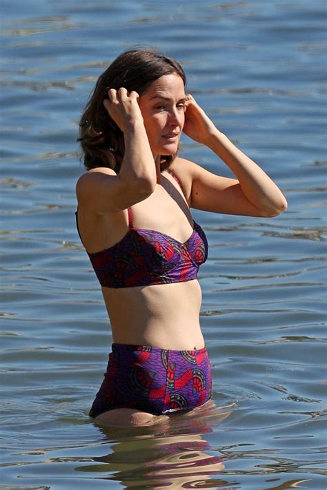 Rose Byrne In A Purple Bikini On The Beach In Sydney 05192021