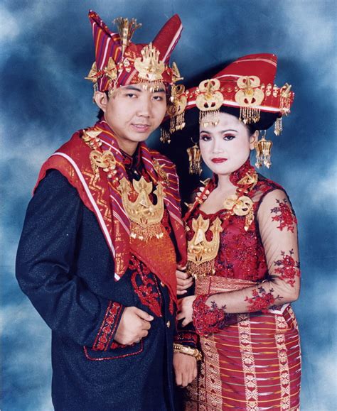 Tentu saja kumpulan tema acara yang menarik memang telah banyak dicari oleh orang di internet. Kebaya Pengantin Orang Batak - Media Informasi