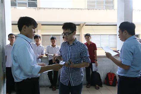 Đánh giá năng lực và kịp thời nỗ lực học tập, trau dồi thêm kiến thức. 5.000 học sinh làm bài thi đánh giá năng lực tranh 2500 ...