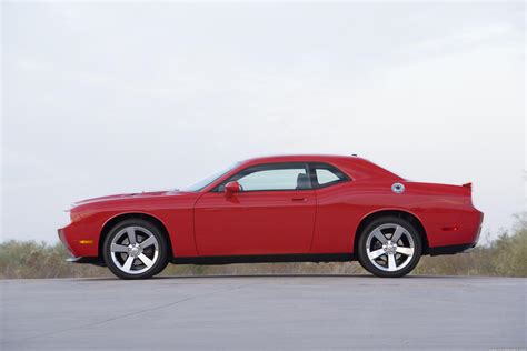 dodge challenger r t 2009 images pictures gallery