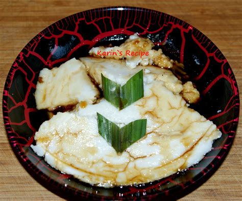 Banyak orang memilih bubur sumsum sebagai konsumsi sarapan yang ringan namun mengenyangkan. Karin's Recipe: Bubur Sumsum (Sweet Rice Flour Porridge)