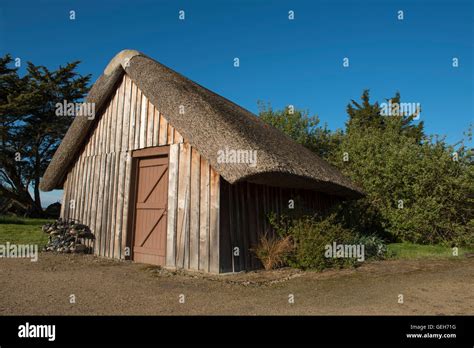 Thatched Shed Hi Res Stock Photography And Images Alamy