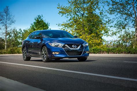 2016 2017 Nissan Maxima