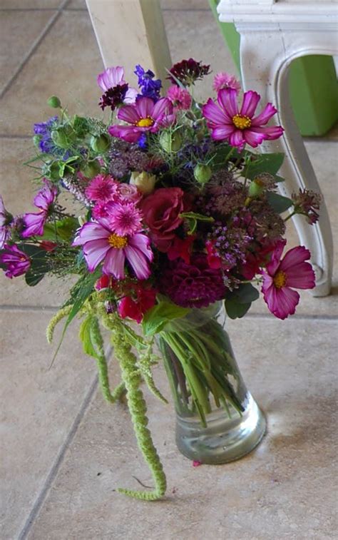 Flower bulbs often produce flowers with bright and bold colours which can brighten up any garden. Pin on Wild & Wondrous Wedding Flowers