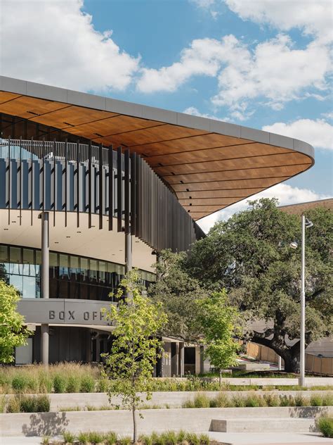 University Of Texas At Austin Moody Center — Parklex Prodema