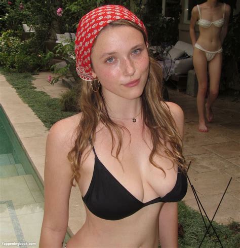 Iris Apatow Nude The Fappening Photo 5828376 FappeningBook