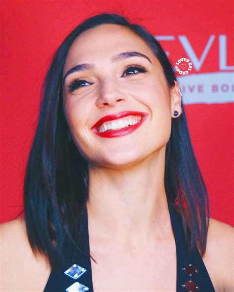 Gal Gadot Face Gal Gadot Profile Images — The Movie Database Tmdb Share The Best S