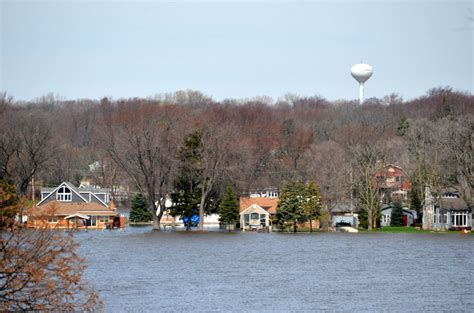 Fox River At Record Level At The Mchenry Dam Mchenry County Blog