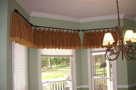 When it comes to decorating these apertures, even the savviest designers may err on the side of caution and leave them uncovered because of the. Bay Window Curtain Ideas Pictures | A Creative Mom