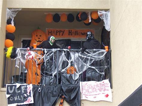 20 Balcony Decorating Ideas For Halloween