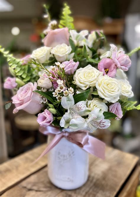 Classic Countryside Bouquet By Ford Flower Co