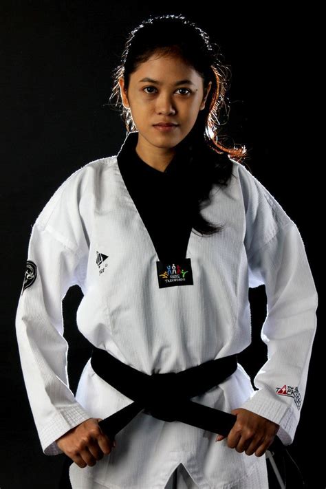 Taekwondogirl4 By Blackguard Saracen On Deviantart Taekwondo Girl