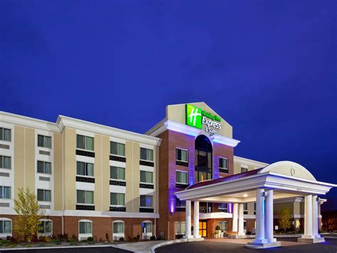 Pet Friendly Hotels Niagara Falls Ny Holiday Inn Express And Suites