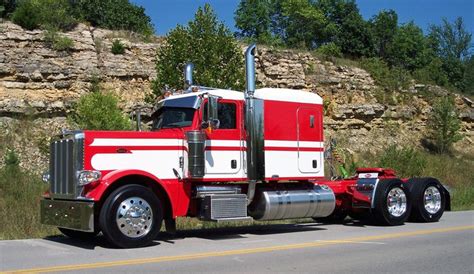 Red And White Pete 379 Peterbilt 379 And 379exhd Pinterest Paint