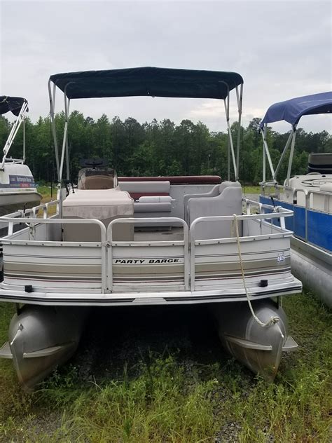 You also want to make sure that your boat has everything you need. 21′ SUN TRACKER FISHING PONTOON DAILY RENTAL | Northampton ...