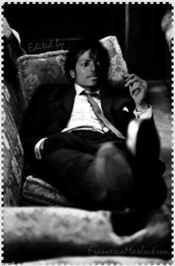 Michael Jackson Relaxing On The Couch Michael Jackson Micheal