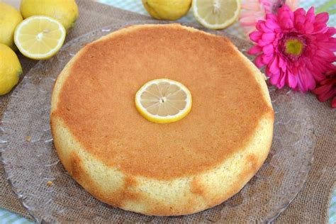 Il pan d'arancio è una preparazione tipica siciliana, si tratta di una torta all'arancia la cui particolarità sta nel sapore agrumato molto intenso dato ciao a tutti sono misya, ovvero flavia imperatore, ho 34 anni, sposata con ivano e mamma di elisa, sono napoletana,amante dei viaggi, del buon cibo e. » Pan di limone - Ricetta Pan di limone di Misya