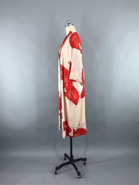 Vintage 1930s Silk Kimono Robe With Pale Pink And Red Shibori Juban