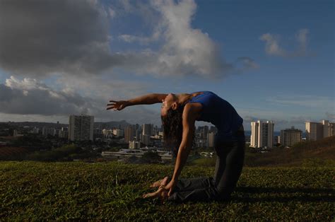 waikiki yoga hawaii yoga in hawaii open space yoga hawaii flickr