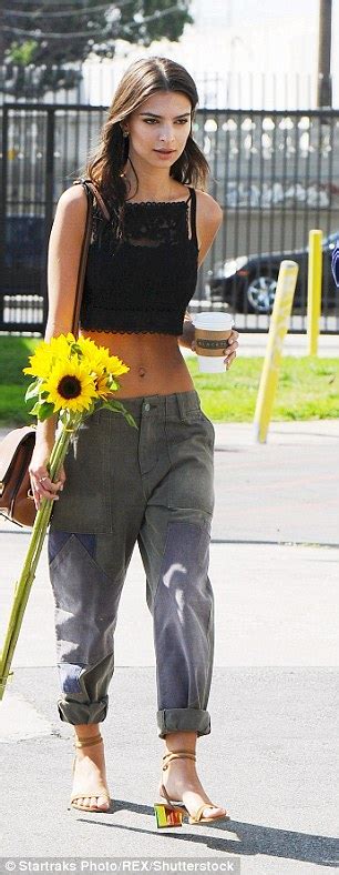 Emily Ratajkowski Shows Off Her Svelte Physique In Crop Top And Baggy