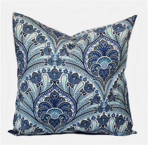 Deja blue medallion king duvet. One Tommy Bahama pillow cover, cushion, decorative throw ...