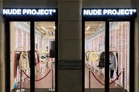 Nude Project La Marca Que Visten Quevedo Y Rauw Alejandro Abre Tienda