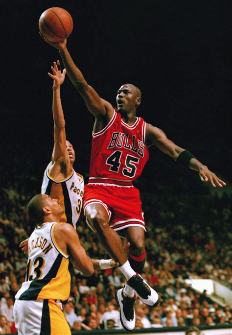 Pin By Victor Torres On Classic Nba Michael Jordan Photos Michael