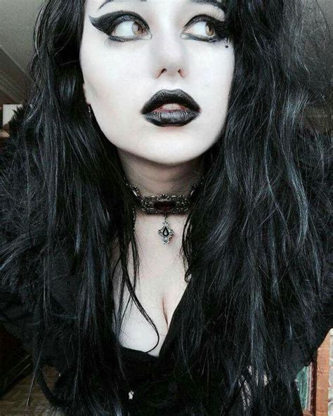 Original Traditional Goth Goth † Goth Beauty Gothic Hairstyles Gothic Fashion