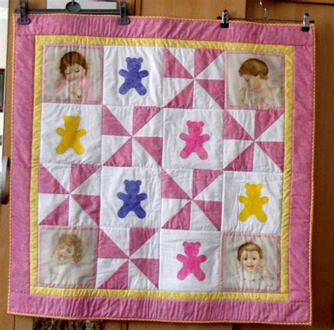 Pinwheel Applique Baby S Quilt Quilts Baby Quilts Applique