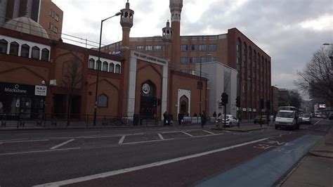 East London Mosque On Whitechapel Road © John Welford Geograph Britain And Ireland